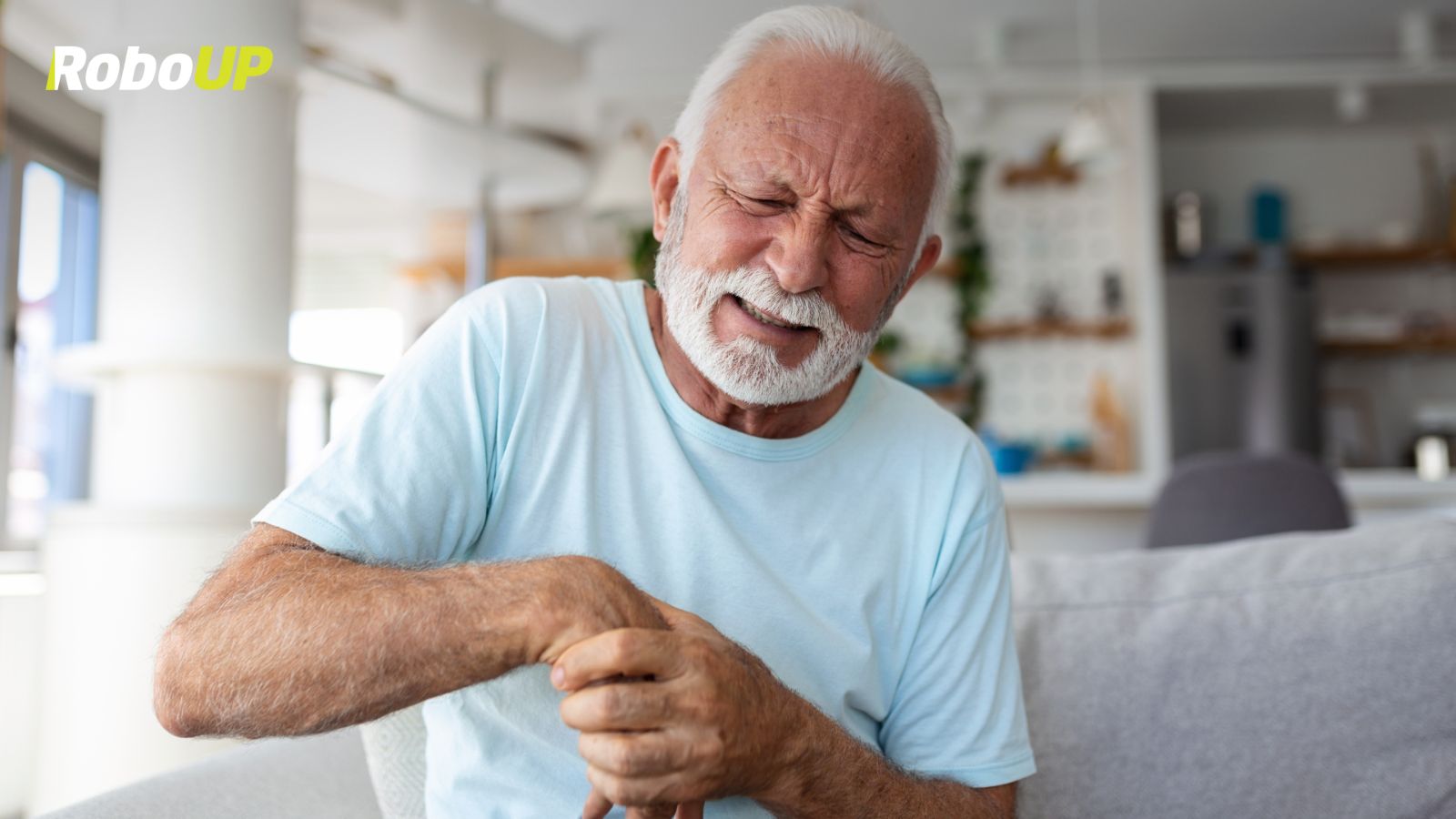 elderly-man-has-pain-fingers-hands.jpg