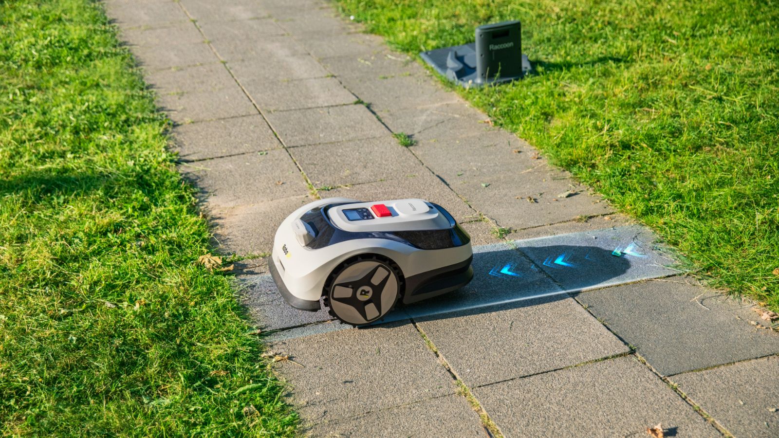 fast-charging-long-runtime-efficient-robot-mower-small-lawns.jpg