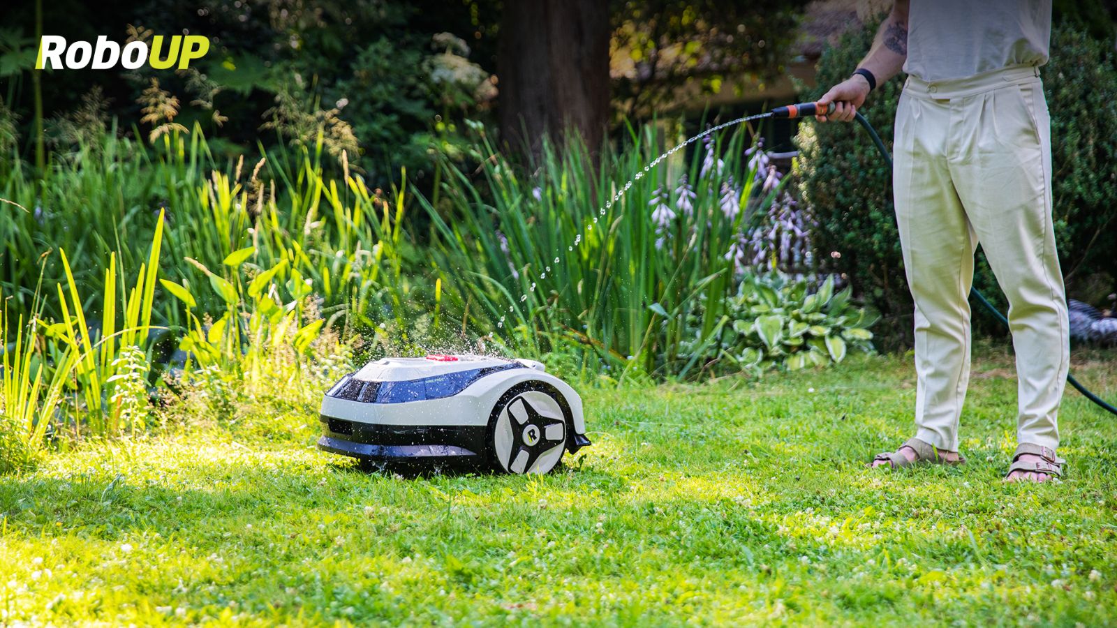 clean-robot-mower-fall.jpg